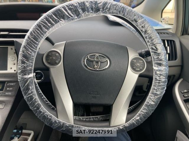 Toyota PRIUS 2010-03 7393665-13