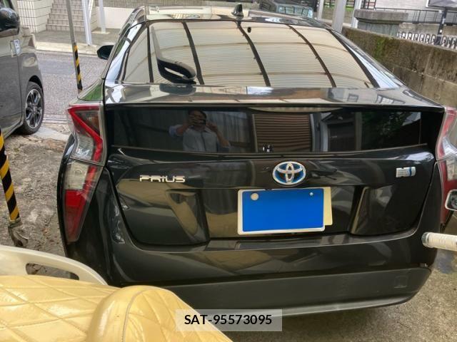Toyota PRIUS 2015-12 7393644-1
