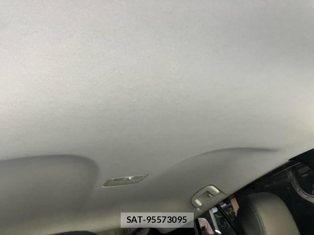 Toyota PRIUS 2015-12 7393644-21