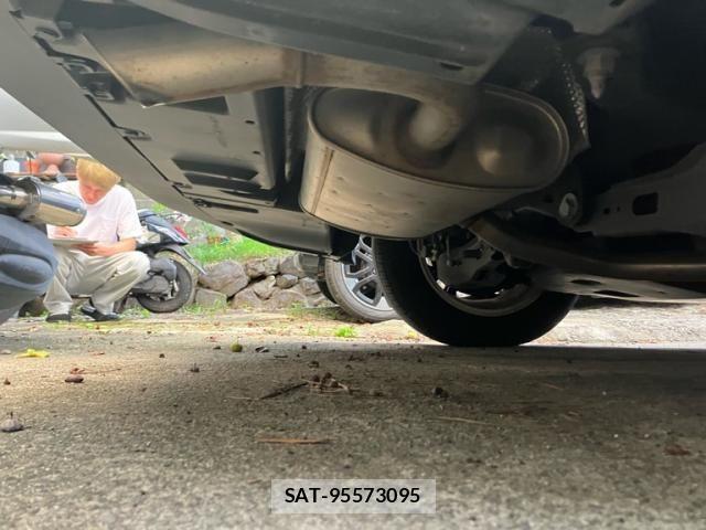 Toyota PRIUS 2015-12 7393644-7