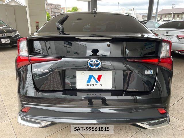 Toyota PRIUS 2022-08 7393564-15