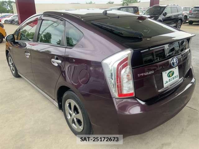 Toyota PRIUS 2014-01 7393639-9