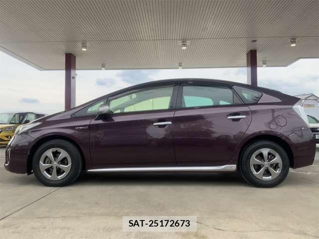Toyota PRIUS 2014-01 7393639-10