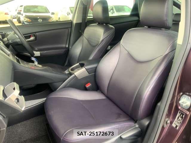 Toyota PRIUS 2014-01 7393639-13