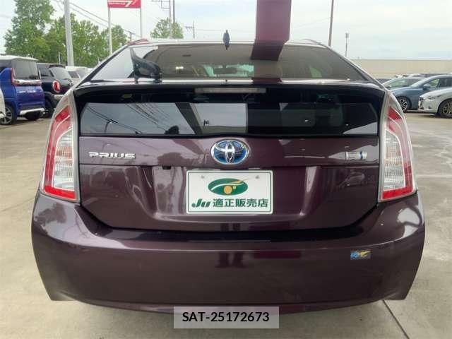 Toyota PRIUS 2014-01 7393639-8