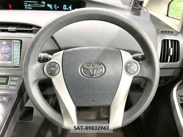 Toyota PRIUS 2010-05 7393649-10