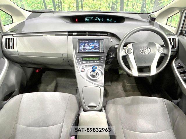 Toyota PRIUS 2010-05 7393649-1