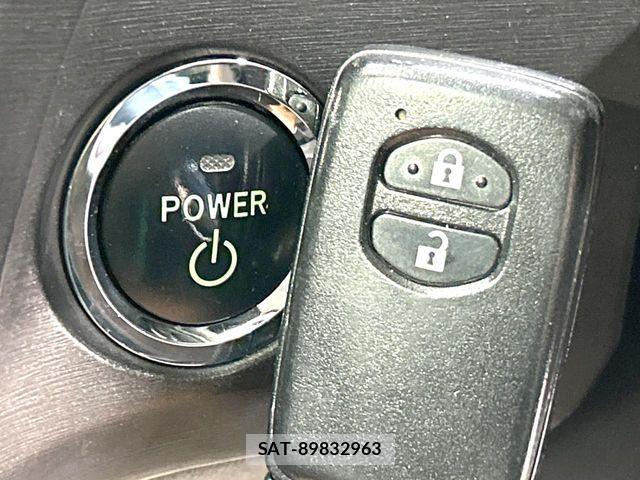 Toyota PRIUS 2010-05 7393649-6