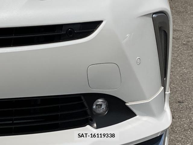 Toyota PRIUS 2021-11 7456857-11