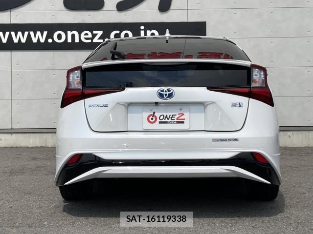 Toyota PRIUS 2021-11 7456857-18