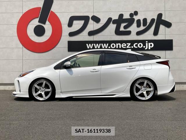 Toyota PRIUS 2021-11 7456857-19