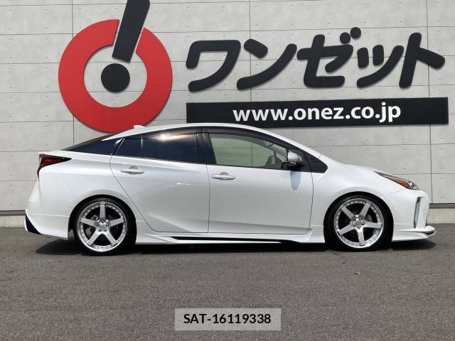 Toyota PRIUS 2021-11 7456857-20