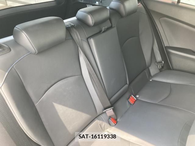 Toyota PRIUS 2021-11 7456857-23