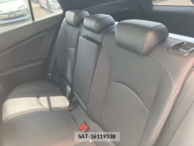 Toyota PRIUS 2021-11 7456857-26