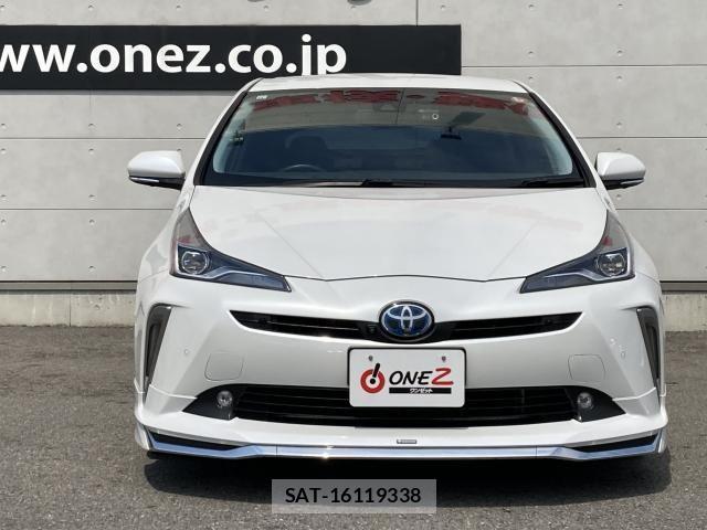 Toyota PRIUS 2021-11 7456857-5