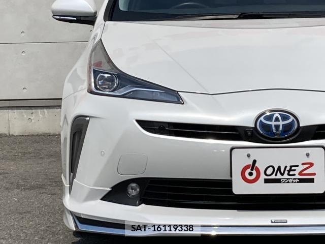 Toyota PRIUS 2021-11 7456857-6