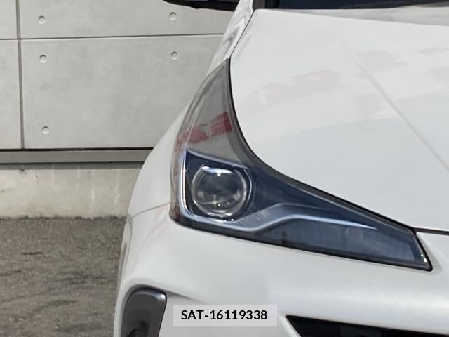 Toyota PRIUS 2021-11 7456857-8