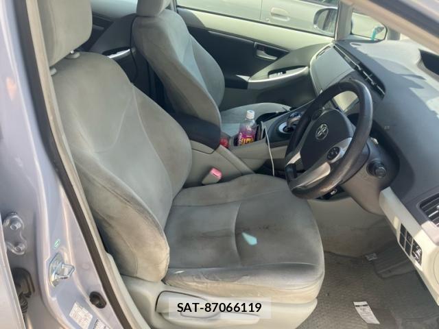 Toyota PRIUS 2010-06 7456994-10
