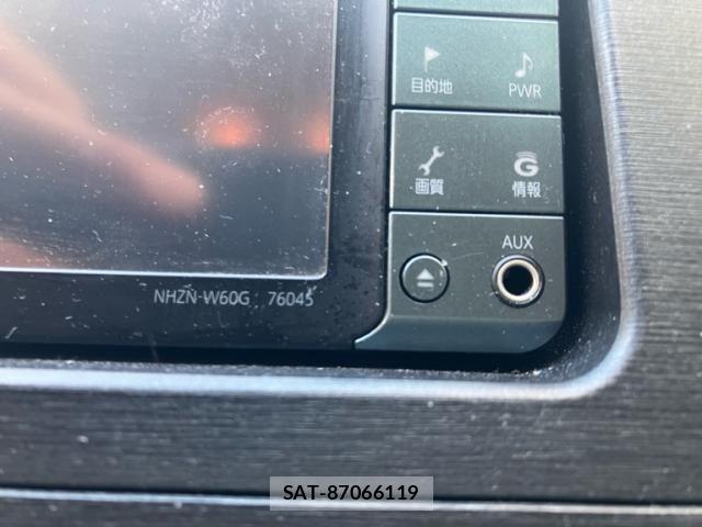 Toyota PRIUS 2010-06 7456994-24