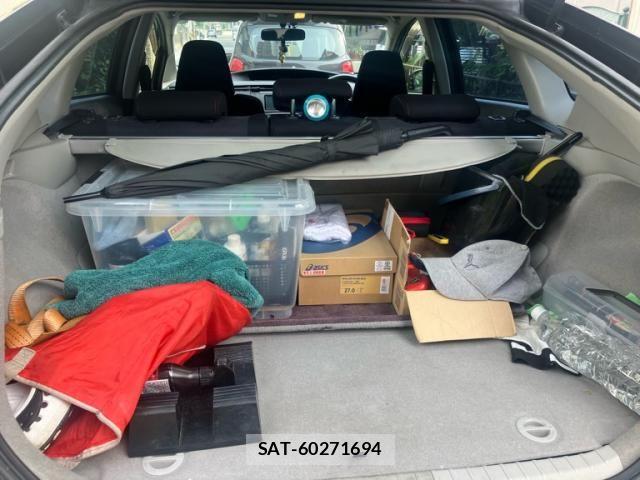 Toyota PRIUS 2012-07 7456932-13