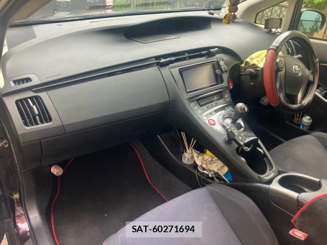 Toyota PRIUS 2012-07 7456932-18