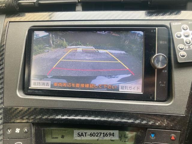 Toyota PRIUS 2012-07 7456932-25