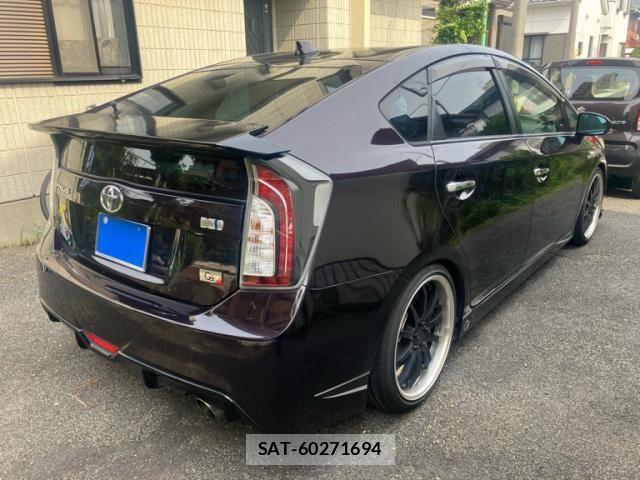 Toyota PRIUS 2012-07 7456932-2