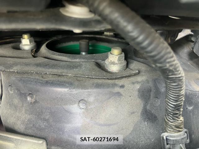 Toyota PRIUS 2012-07 7456932-29
