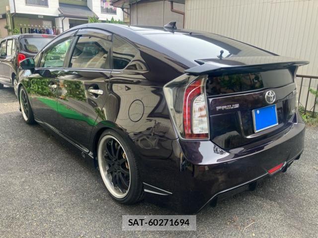 Toyota PRIUS 2012-07 7456932-3