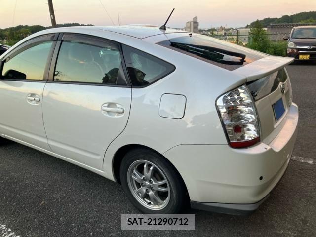 Toyota PRIUS 2008-03 7456950-4