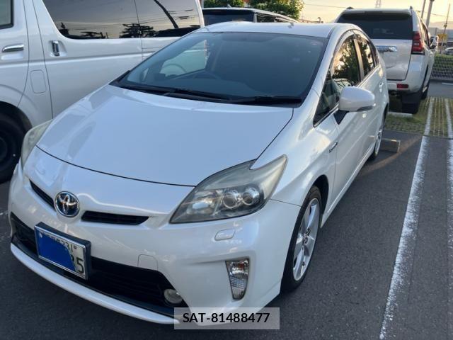 Toyota PRIUS 2014-06 7456953-1