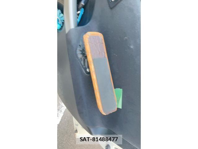 Toyota PRIUS 2014-06 7456953-20
