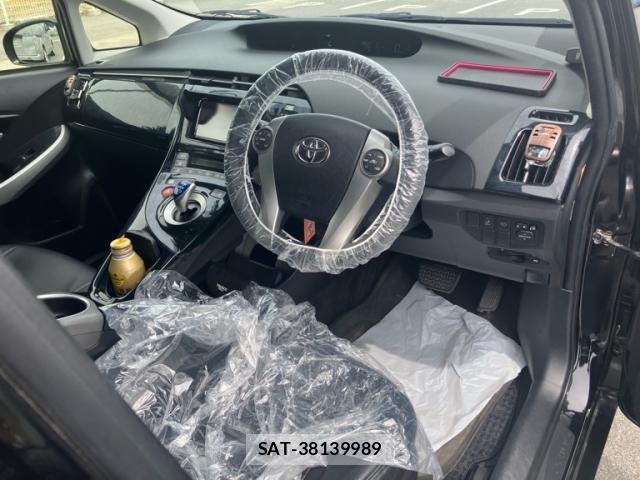 Toyota PRIUS 2015-09 7456920-14