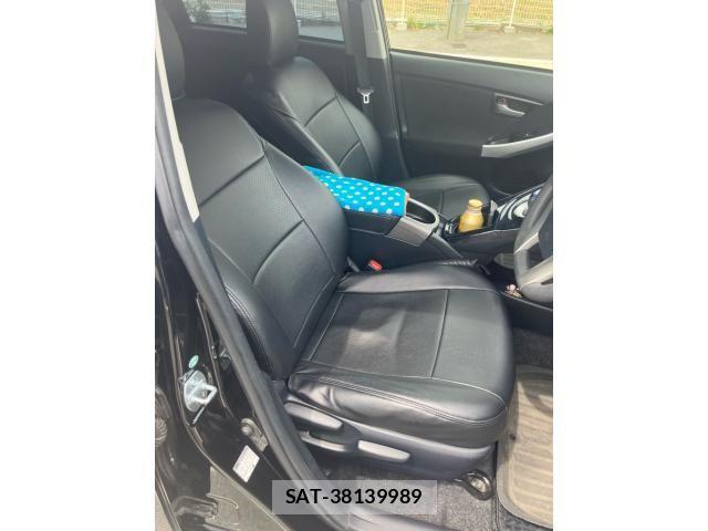 Toyota PRIUS 2015-09 7456920-15