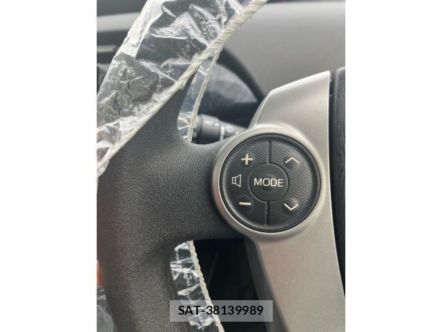 Toyota PRIUS 2015-09 7456920-16