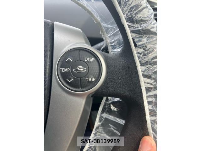Toyota PRIUS 2015-09 7456920-17