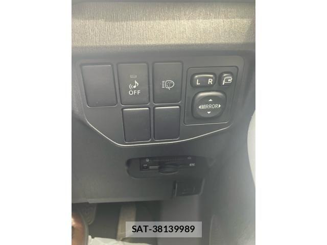 Toyota PRIUS 2015-09 7456920-18