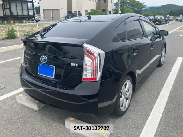 Toyota PRIUS 2015-09 7456920-6