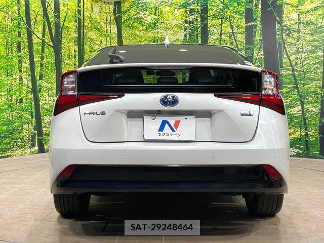 Toyota PRIUS 2021-02 7456867-14