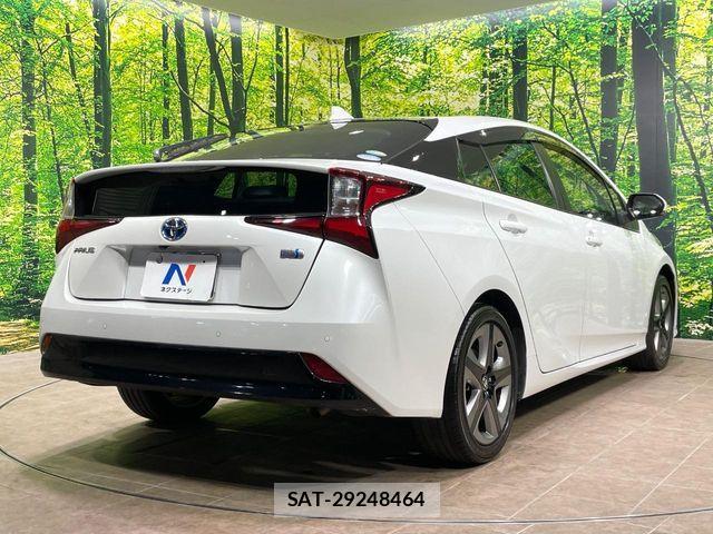 Toyota PRIUS 2021-02 7456867-16