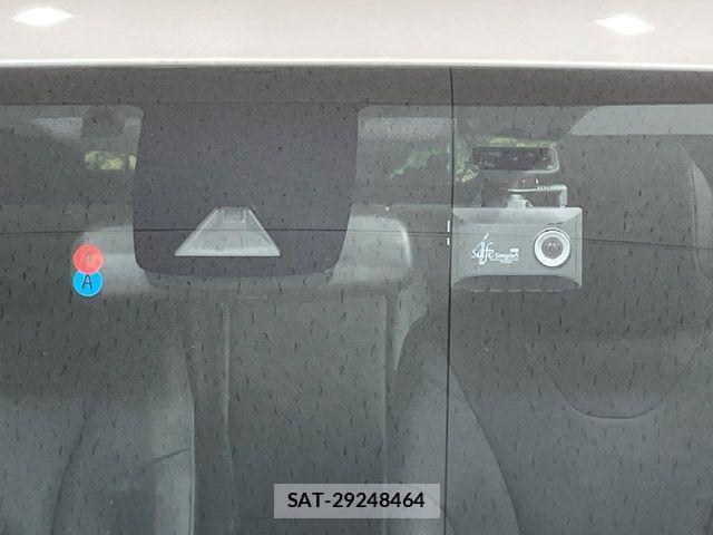 Toyota PRIUS 2021-02 7456867-4