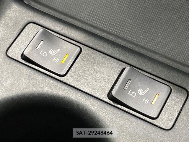 Toyota PRIUS 2021-02 7456867-6