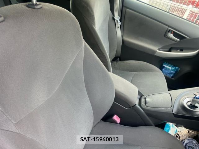 Toyota PRIUS 2011-07 7456980-12