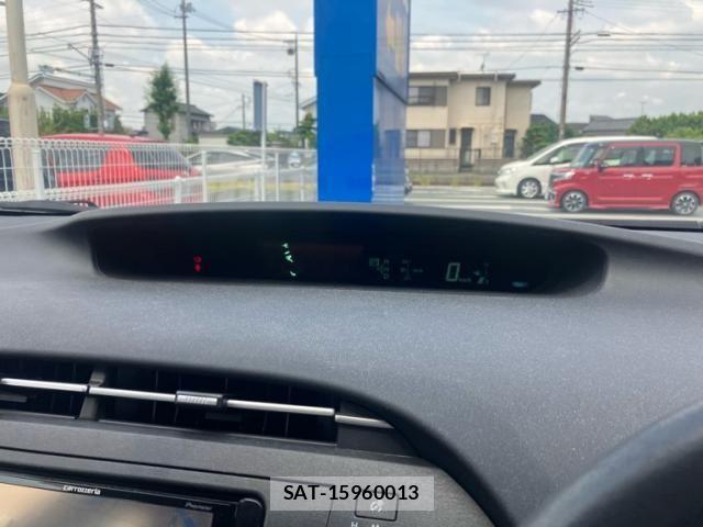 Toyota PRIUS 2011-07 7456980-13