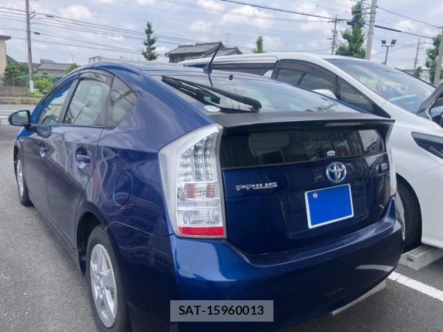 Toyota PRIUS 2011-07 7456980-7