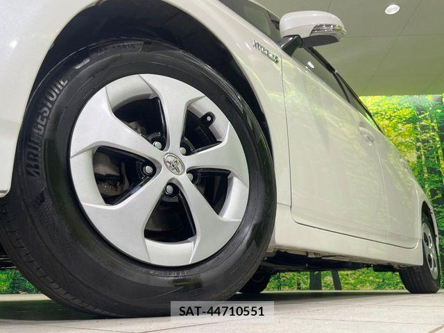 Toyota PRIUS 2012-01 7456929-12