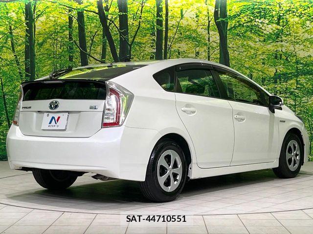 Toyota PRIUS 2012-01 7456929-16