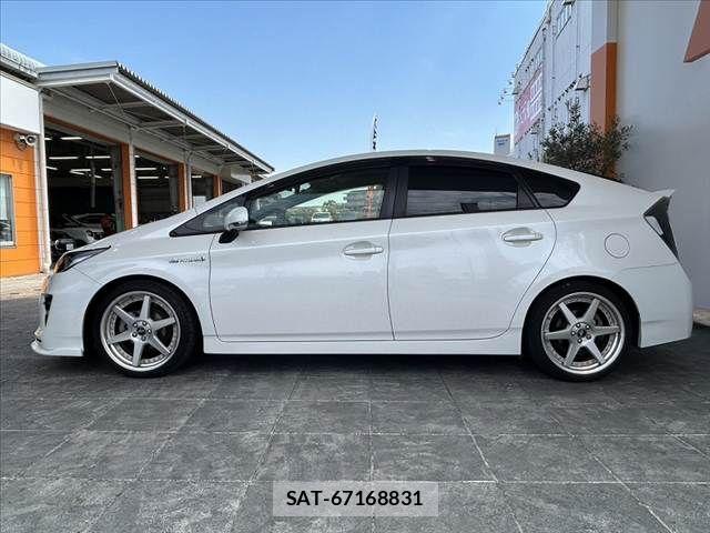 Toyota PRIUS 2014-03 7456919-11