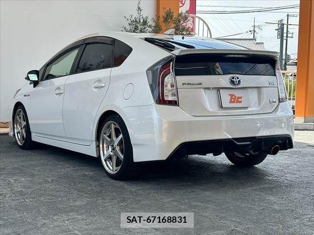 Toyota PRIUS 2014-03 7456919-12