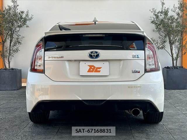 Toyota PRIUS 2014-03 7456919-13